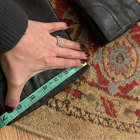 Chanel black leather slouch boots with Cc logo, Pull on with elastic sz 39 - Picture 8 of 10